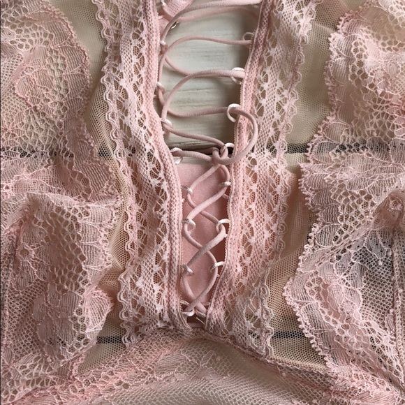 NWT Very Sexy Lace Up Front Bralette Blush size M - Picture 4 of 4